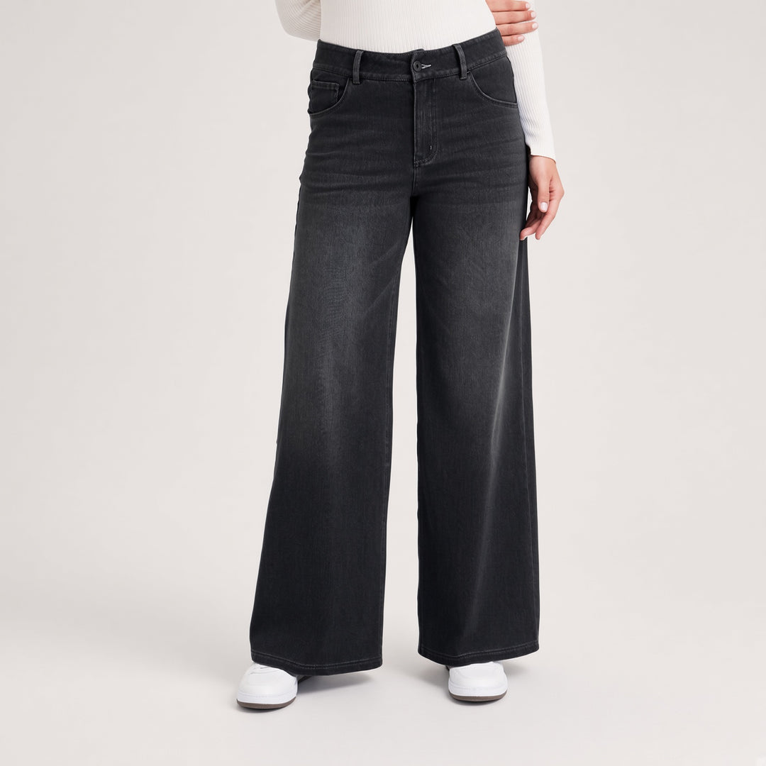 Everyday Ease Wide-Leg Jeans