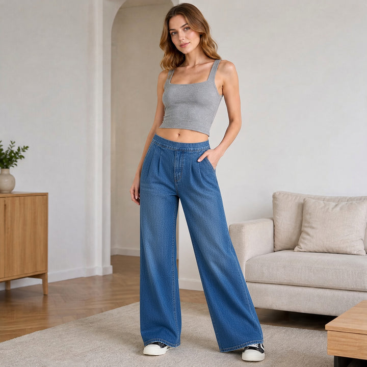 Relaxed Pleated Wide-Leg Jeans